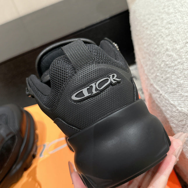 SNEAKER IN BLACK CALFSKIN AND BREATHABLE MESH 175308