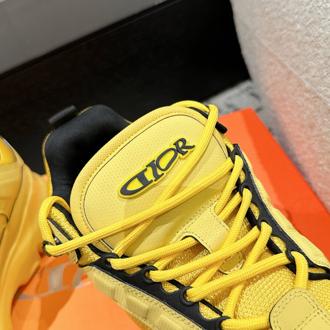 SNEAKER IN LEMON YELLOW CALFSKIN AND BREATHABLE MESH 175309