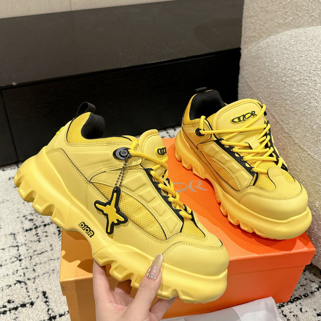 SNEAKER IN LEMON YELLOW CALFSKIN AND BREATHABLE MESH 175309
