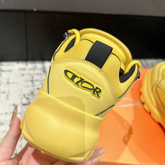 SNEAKER IN LEMON YELLOW CALFSKIN AND BREATHABLE MESH 175309