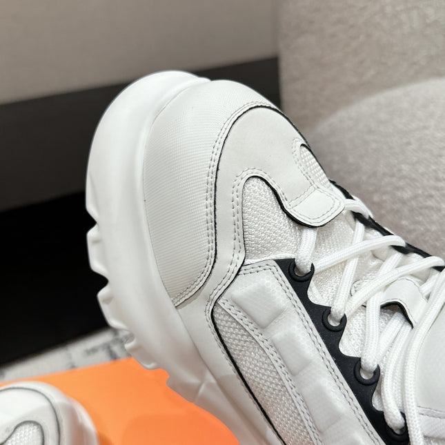 SNEAKER IN WHITE CALFSKIN AND BREATHABLE MESH 175310