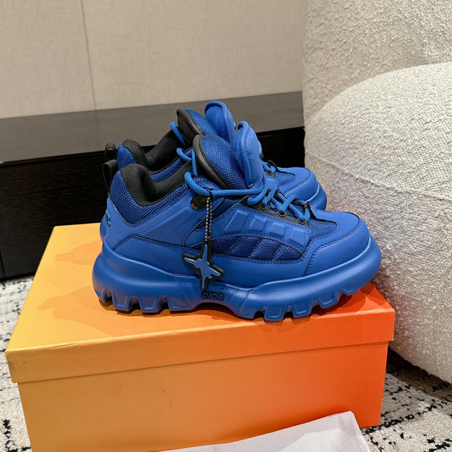 SNEAKER IN COBALT BLUE CALFSKIN AND BREATHABLE MESH 175311