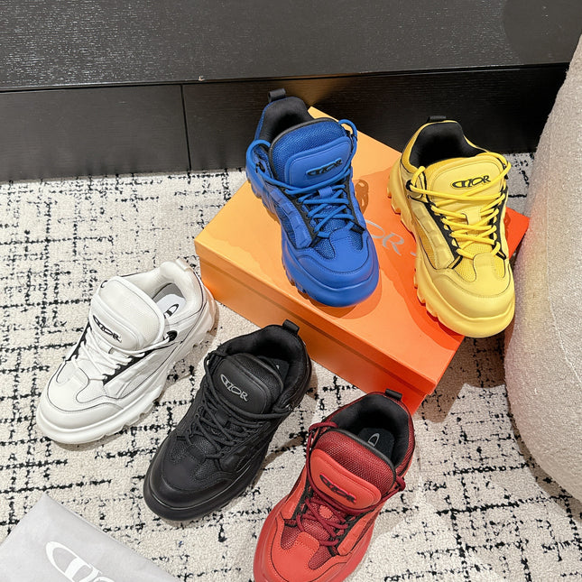 SNEAKER IN COBALT BLUE CALFSKIN AND BREATHABLE MESH 175311