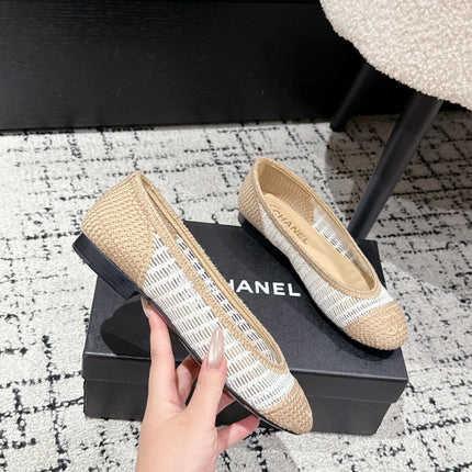 BALLET FLAT 25S IN OFF WHITE AND BEIGE RAFFIA
