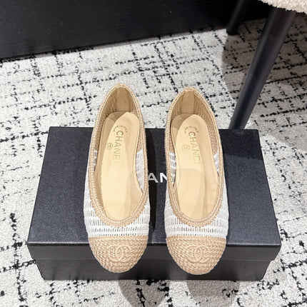 BALLET FLAT 25S IN OFF WHITE AND BEIGE RAFFIA