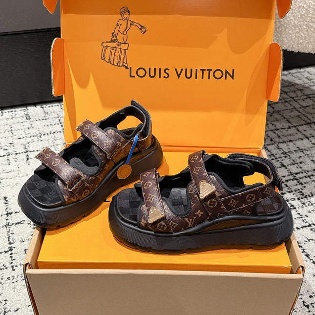 LV WEDGE SANDALS 25S 55 MM IN BROWN AND BLACK CALFSKIN WITH LOGO PATTERN