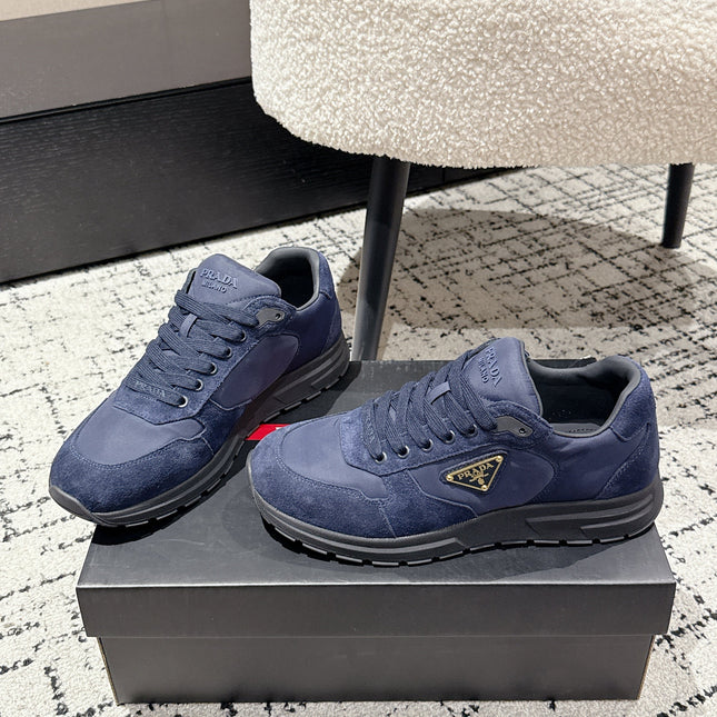 PRADA 25S MEN SNEAKERS LOGO IN NAVY BLUE NUBUCK AND CANVAS