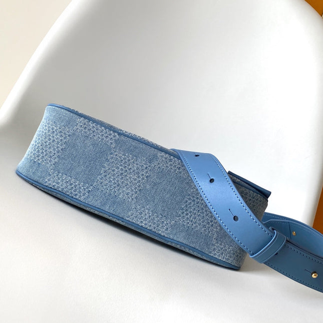 LV 25S POCHETTE ACCESSORIES XL 28 IN BLUE CANVAS DAMIER DENIM