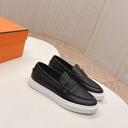 HM 25S SLIP-ON IN BLACK GRAINED LEATHER