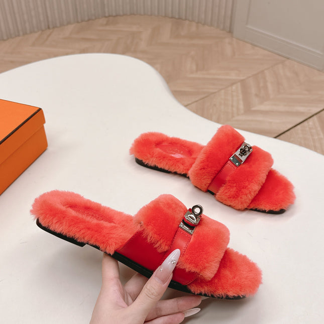 HM 25S ORAN SANDAL IN RED ORANGE SHEARLING WITH SILVER HARDWARE