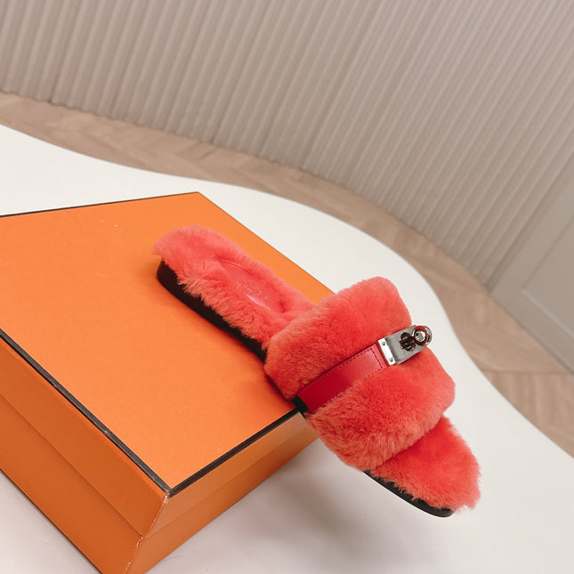 HM 25S ORAN SANDAL IN RED ORANGE SHEARLING WITH SILVER HARDWARE
