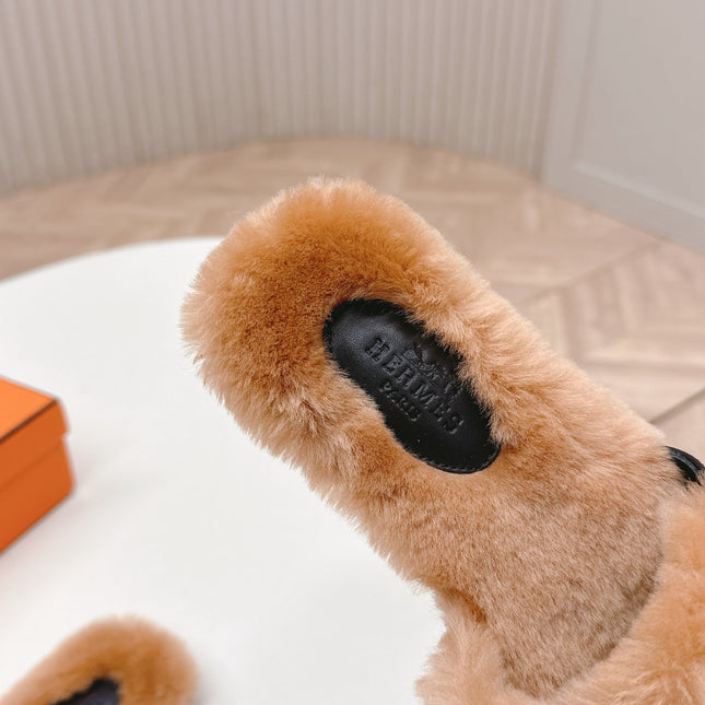 HM 25S ORAN SANDAL IN CLAY ORANGE SHEARLING WITH SILVER HARDWARE