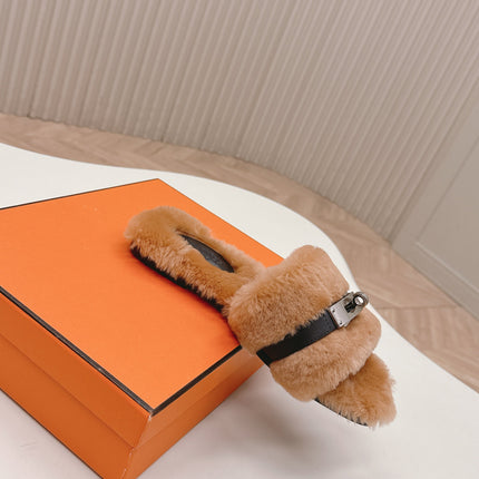 HM 25S ORAN SANDAL IN CLAY ORANGE SHEARLING WITH SILVER HARDWARE