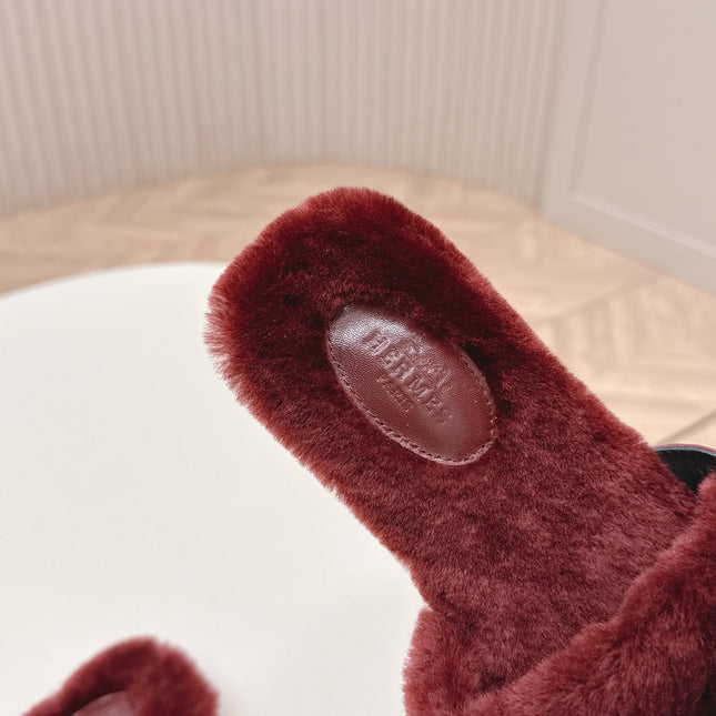 HM 25S ORAN SANDAL IN DARK RED SHEARLING WITH SILVER HARDWARE