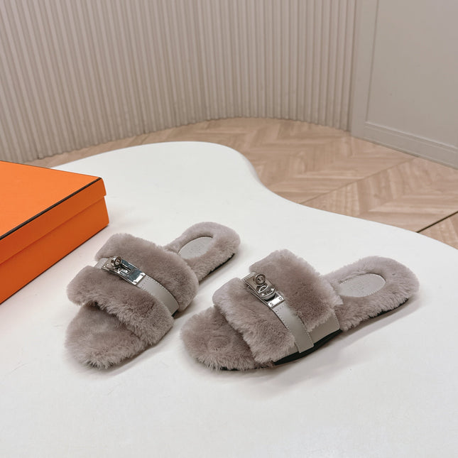 HM 25S ORAN SANDAL IN PALE BEIGE GRAY SHEARLING WITH SILVER HARDWARE