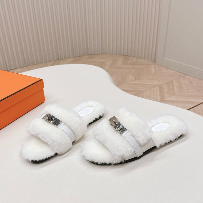 HM 25S ORAN SANDAL IN WHITE SHEARLING WITH SILVER HARDWARE