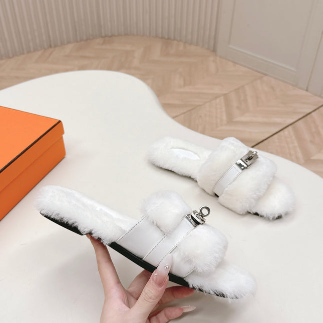 HM 25S ORAN SANDAL IN WHITE SHEARLING WITH SILVER HARDWARE