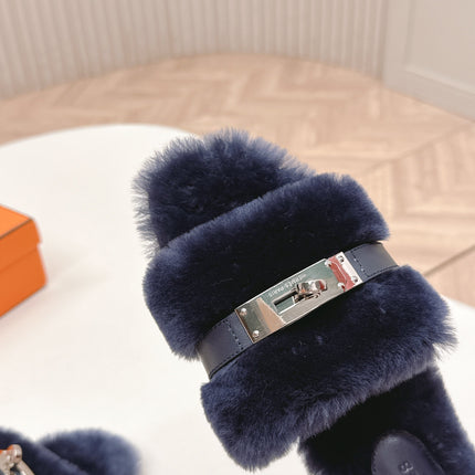 HM 25S ORAN SANDAL IN CHARCOAL NAVY SHEARLING WITH SILVER HARDWARE