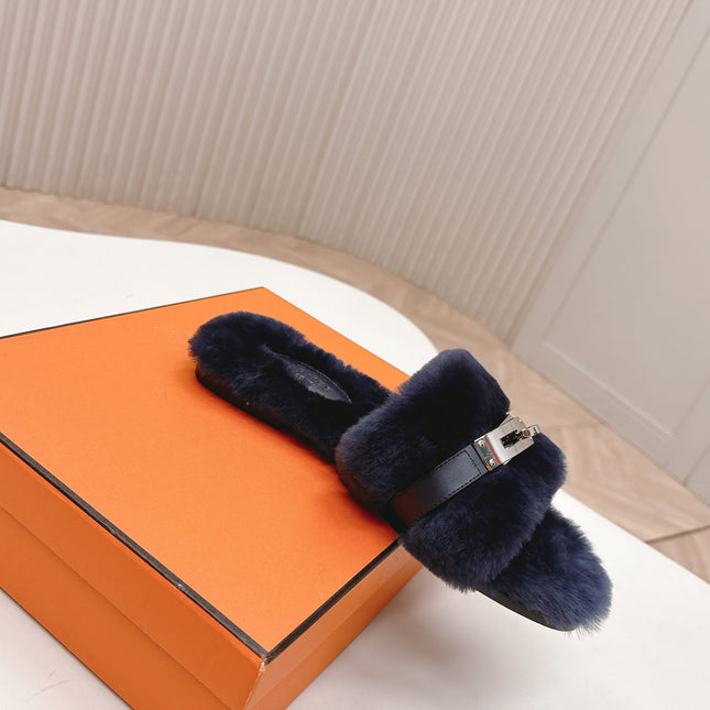 HM 25S ORAN SANDAL IN CHARCOAL NAVY SHEARLING WITH SILVER HARDWARE