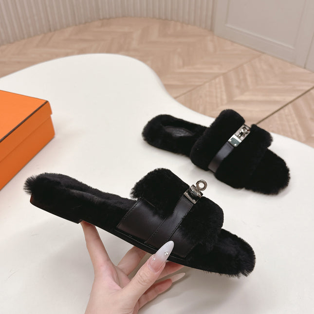 HM 25S ORAN SANDAL IN BLACK SHEARLING WITH SILVER HARDWARE
