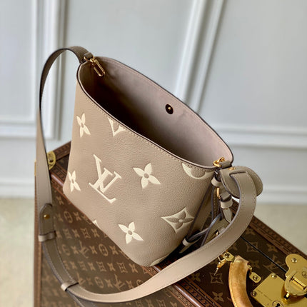ALL IN BB BAG 18 IN TOURTERELLE GREY AND CREAM EMBOSSED COWHIDE