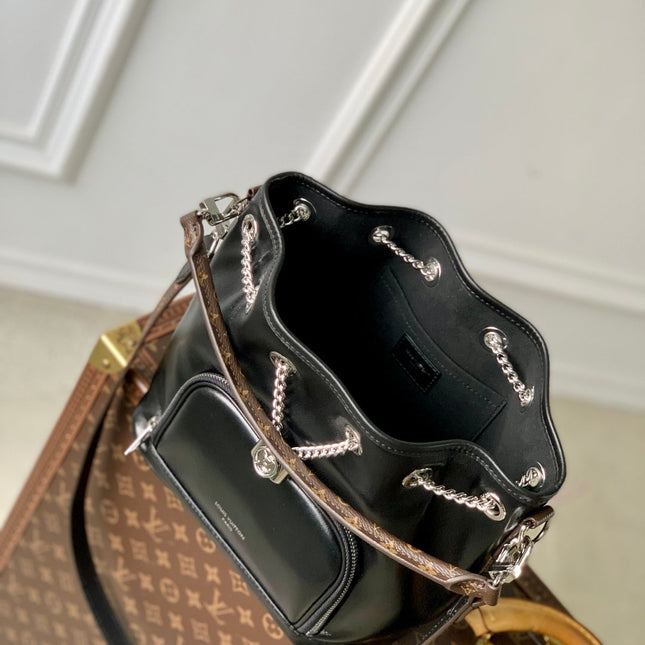 NO WAY VIBE HANDBAG 22.5 IN BLACK LAMBSKIN SILVER HARDWARE