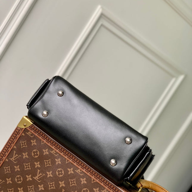 SPEEDY CARGO VIBE 28 IN BLACK LAMBSKIN MONOGRAM LOGO TAG