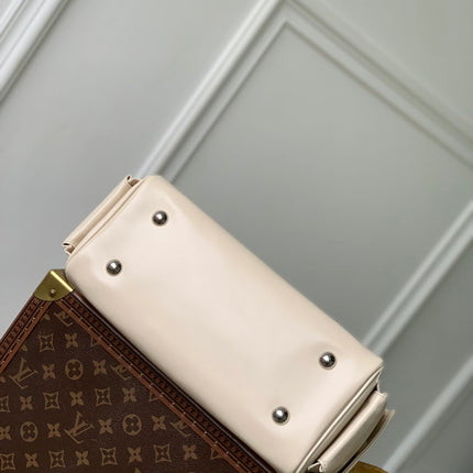 SPEEDY CARGO VIBE 28 IN VANILLE LAMBSKIN MONOGRAM LOGO TAG