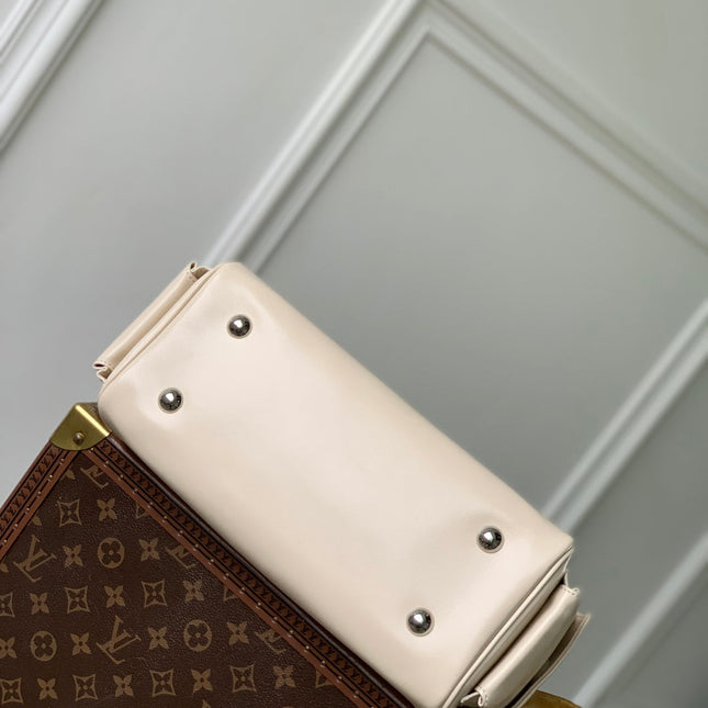 SPEEDY CARGO VIBE 28 IN VANILLE LAMBSKIN MONOGRAM LOGO TAG