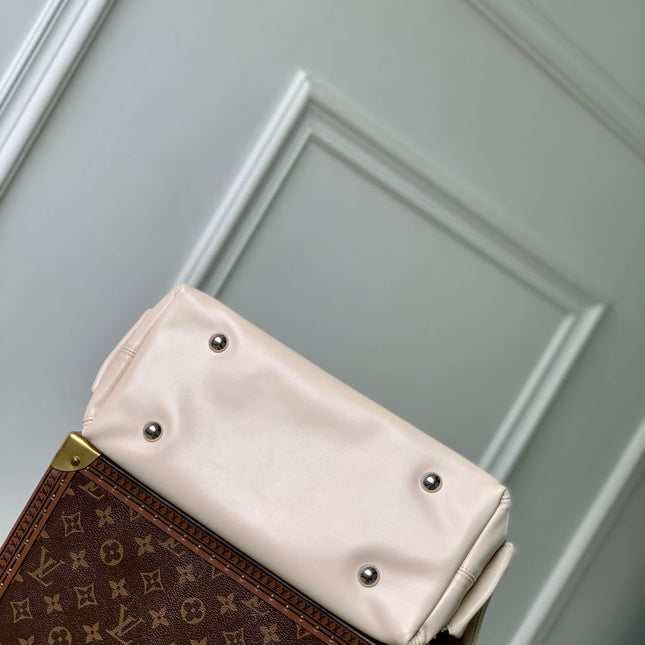 CARRYALL CARGO VIBE PM 33.5 IN VANILLE LAMBSKIN BORWN MONOGRAM TAG
