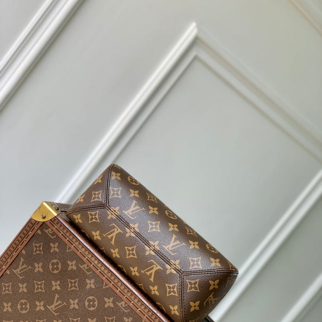 THE DROP PM 28 IN BROWN MONOGRAM COATED CANVAS AND CALFSKIN