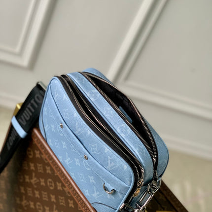 ALPHA MESSENGER 24 IN BLUE MONOGRAM COATED CANVAS AND CALFSKIN