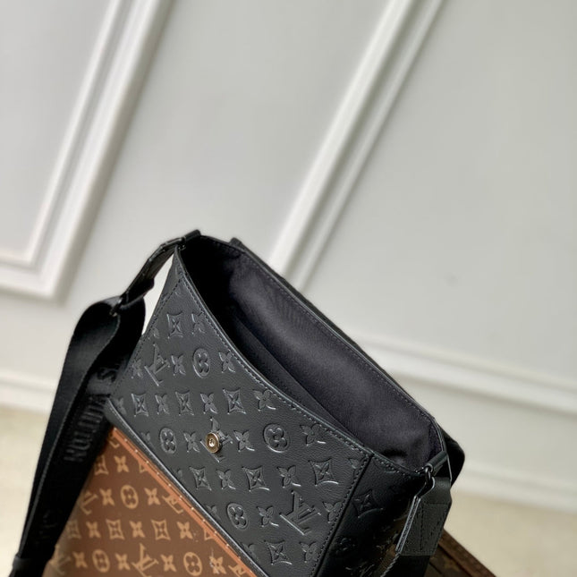 PULSE MESSENGER 26.6 IN BLACK MONOGRAM SHADOW EMBOSSED CALFSKIN