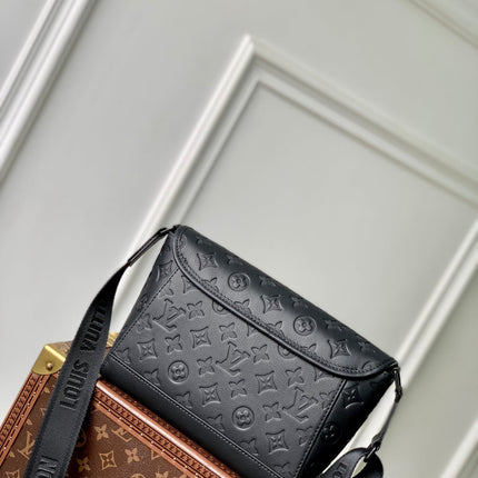 PULSE MESSENGER 26.6 IN BLACK MONOGRAM SHADOW EMBOSSED CALFSKIN