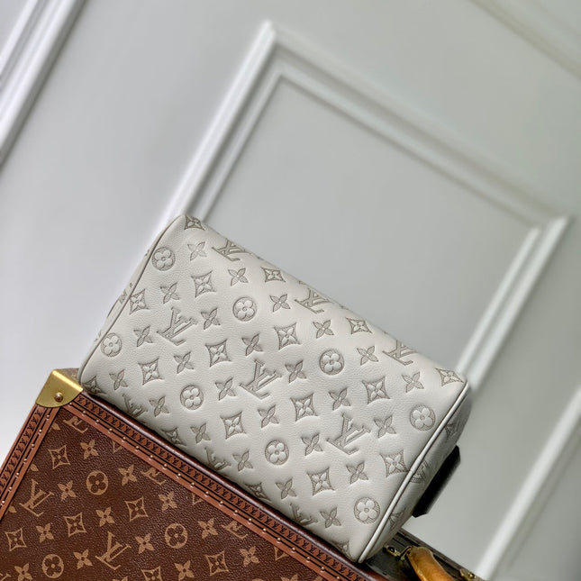 DOPP KIT 28 IN LIGHT GREY MONOGRAM SHADOW CALFSKIN