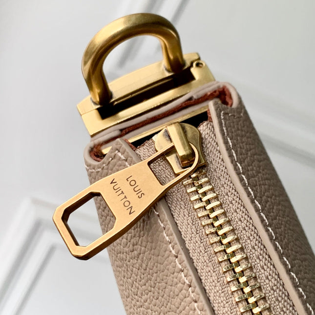 LOW KEY COOKIE MM 32 IN WALNUT BROWN CALFSKIN BROWN MONOGRAM TAG