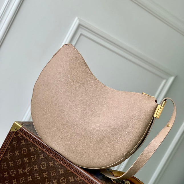 LOW KEY COOKIE MM 32 IN WALNUT BROWN CALFSKIN BROWN MONOGRAM TAG
