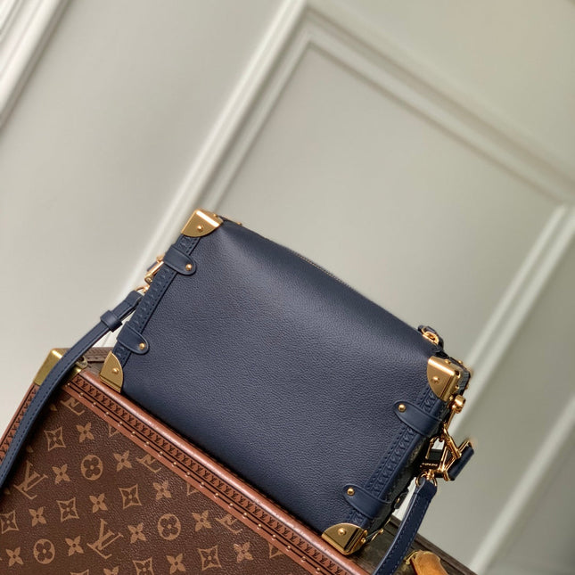 SIDE TRUNK 23.5 IN NAVY BLUE CALFSKIN SLOCK GOLD