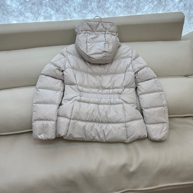 MONCLER 25S JACKET IN WHITE 041