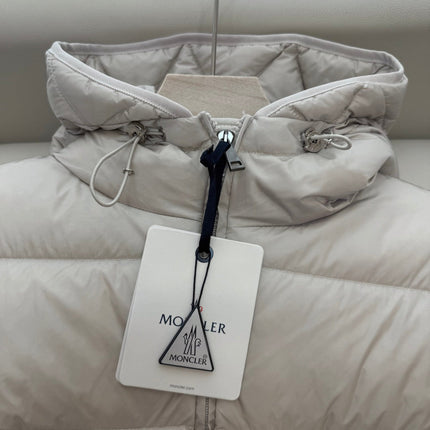 MONCLER 25S JACKET IN WHITE 041