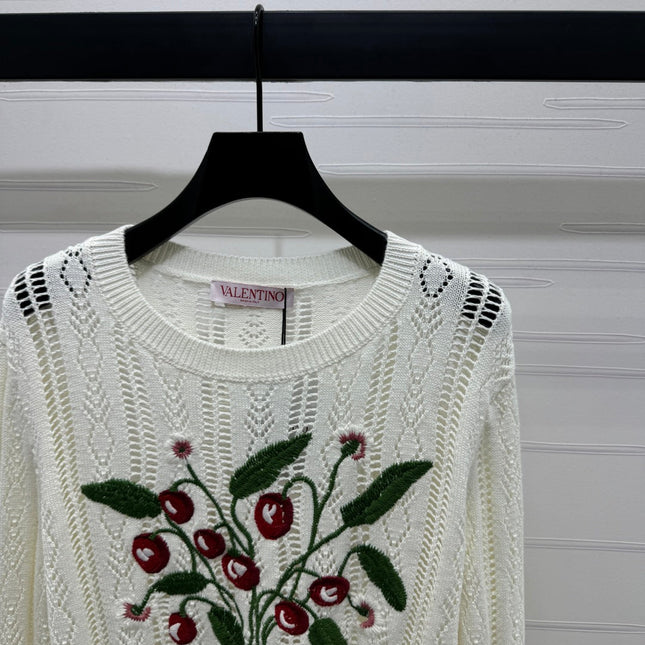 VALENTINO CREW NECK LONG-SLEEVE EMBROIDERED KNIT TOP 274957