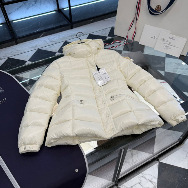 MONCLER 25S JACKET IN WHITE 014
