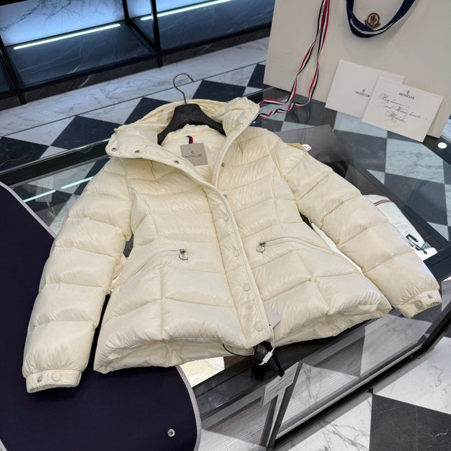 MONCLER 25S JACKET IN WHITE 014