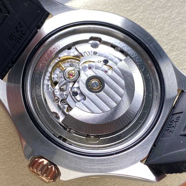 SUPEROCEAN AUTOMATIC 44 STEEL CASE BLACK RUBBER STRAP