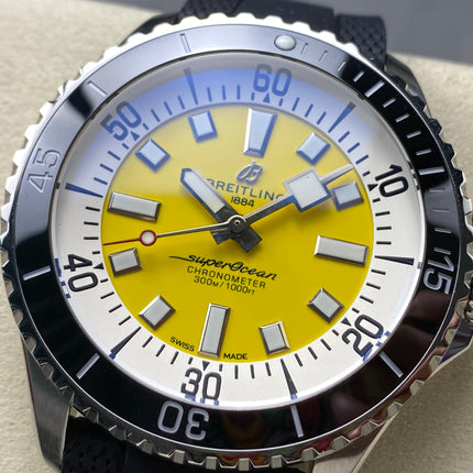 SUPEROCEAN AUTOMATIC 44 YELLOW AND WHITE DIAL BLACK RUBBER STRAP