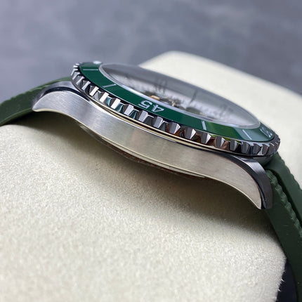 SUPEROCEAN AUTOMATIC 44 GREEN CERAMIC BEZEL GREEN RUBBER STRAP