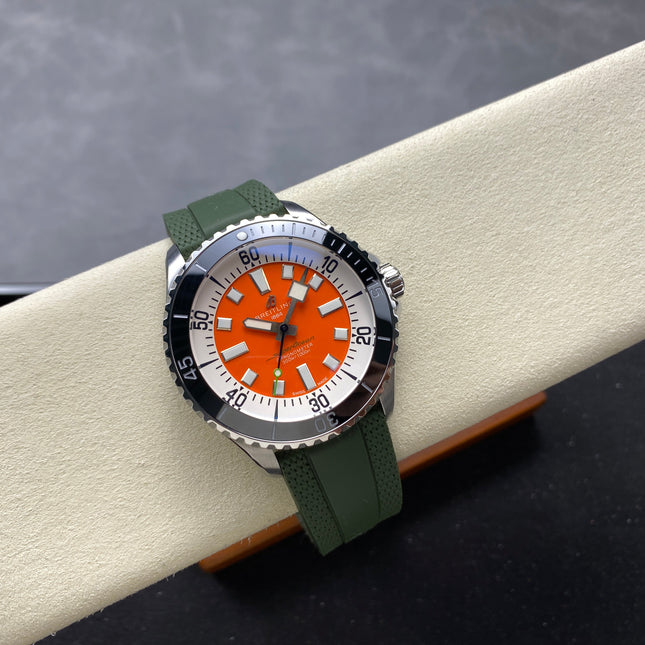 SUPEROCEAN AUTOMATIC 44 BLACK CERAMIC BEZEL GREEN RUBBER STRAP