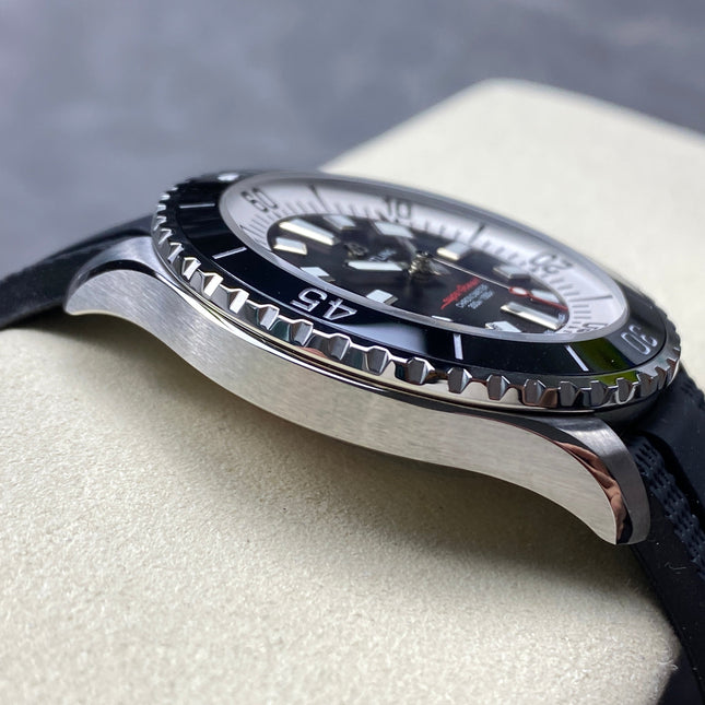 SUPEROCEAN AUTOMATIC 44 STEEL CASE BLACK RUBBER STRAP