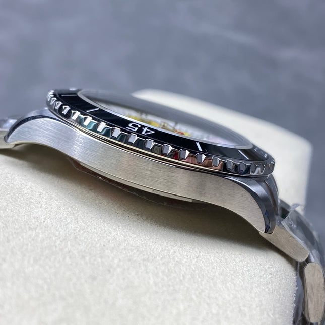 SUPEROCEAN AUTOMATIC 44 BLACK CERAMIC BEZEL YELLOW AND WHITE DIAL
