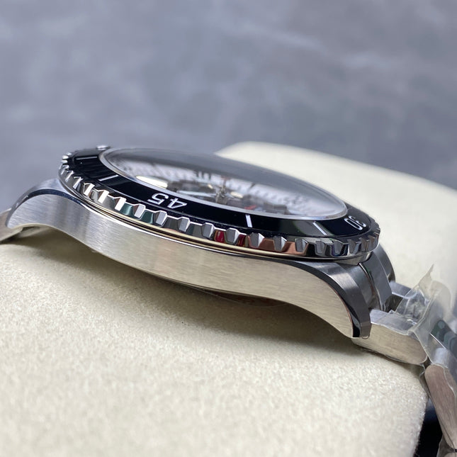 SUPEROCEAN AUTOMATIC 44 STEEL CASE BLACK CERAMIC BEZEL